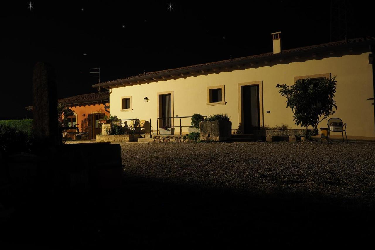 Agriturismo Fior Di Maggio Pescantina ภายนอก รูปภาพ