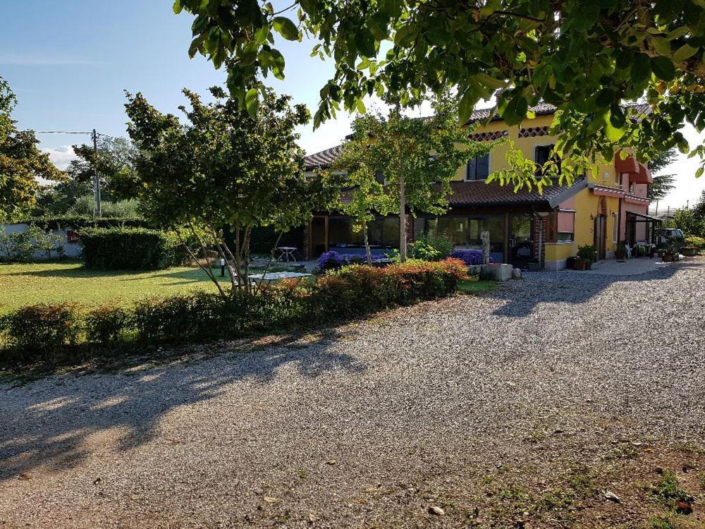 Agriturismo Fior Di Maggio Pescantina ภายนอก รูปภาพ